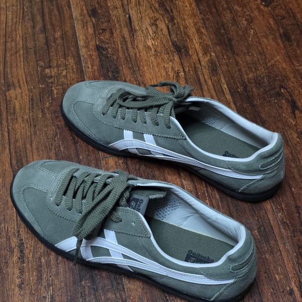 오니즈카타이거 도쿠텐 카키