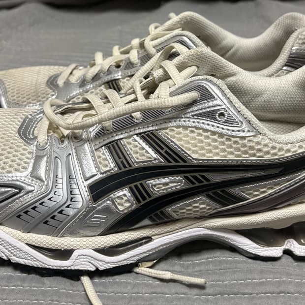 아식스 젤카야노14 크림블랙