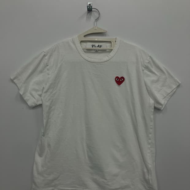  꼼데가르송 반팔티 