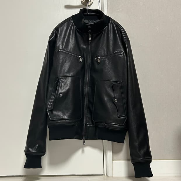 새상품 아캄 하이넥 레더 자켓 블랙 2사이즈