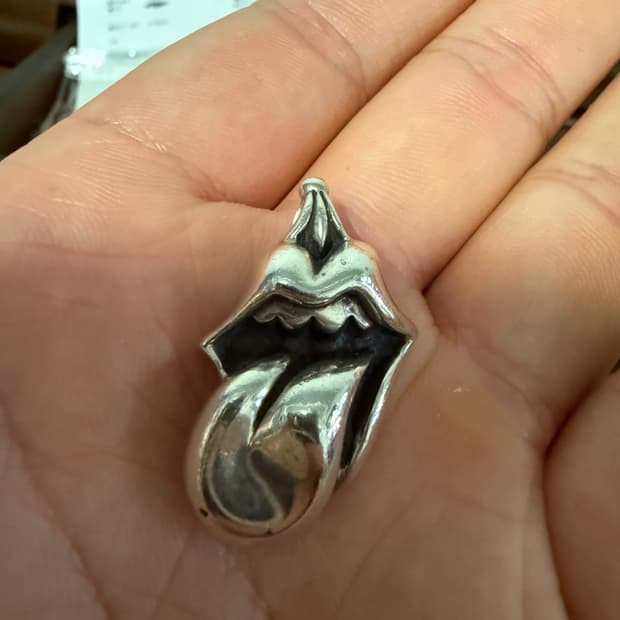 크롬하츠 립앤텅 펜던트