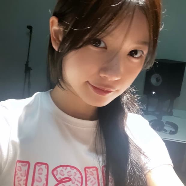 페이지시시 아일릿 모카 반팔