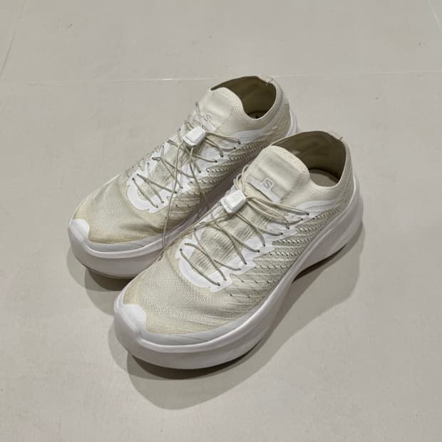 살로몬 꼼데가르송 펄사 화이트 235