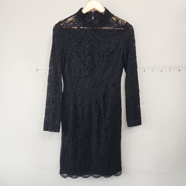 지고트 블랙 레이스 긴팔 미디 원피스