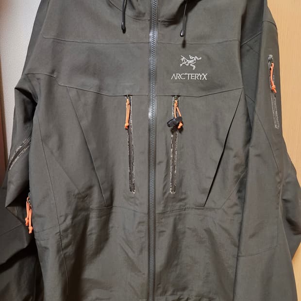 arcteryx old alpha sv 