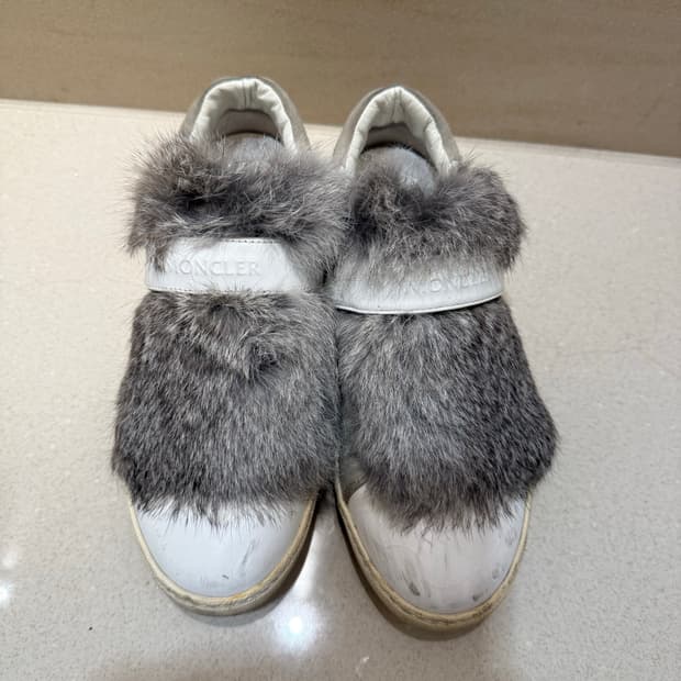 몽클레어 퍼 스니커즈 240 운동화 털신발 패딩 신발 꼼데가르송 골든구스