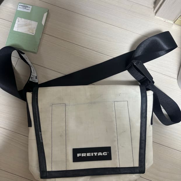 프라이탁 올화이트 가방 라씨