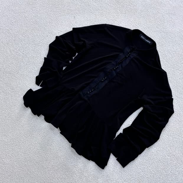 36 럭키슈에뜨 벨벳 프릴 블라우스 0330E