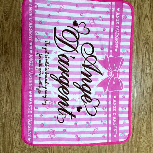 빈티지 딸기초코 레터링 리본 담요 인테리어 히메갸루 히메카지 로걀 라떼 