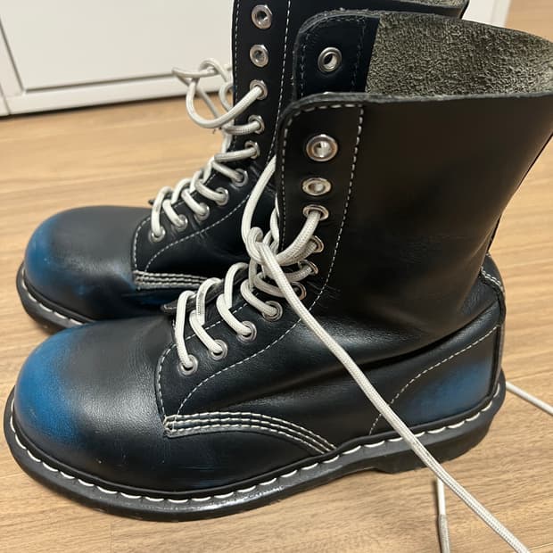 닥터마틴 1919 uk5 240사이즈 판매합니다!