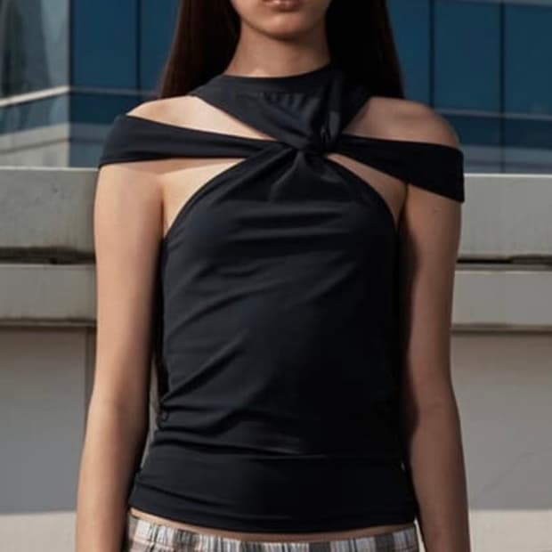 오픈Yy 트위스트 컷아웃 탑