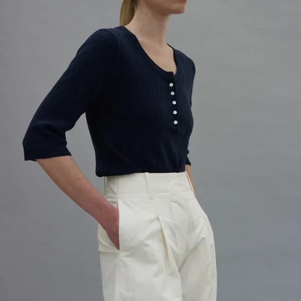 낫띵리튼 네이비 니트