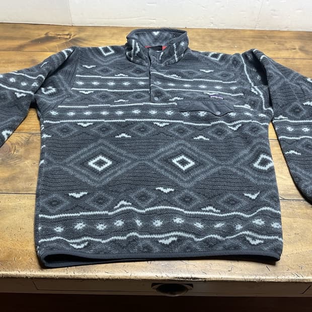 12FW 파타고니아 신칠라 스냅-T 플리스 그레이 에스닉 패턴