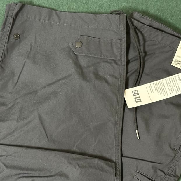 유니클로 U 22 S/S 와이드피트파라슈트팬츠