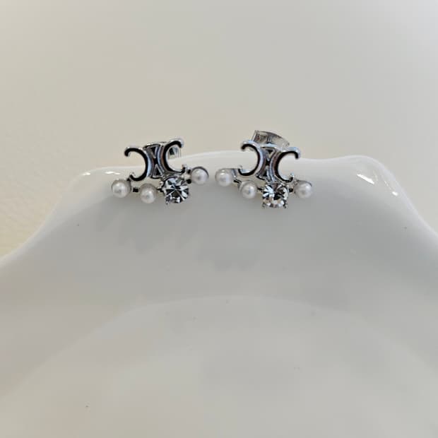 셀린느 업사이클링 트리옹프 큐빅 진주 실버 귀걸이