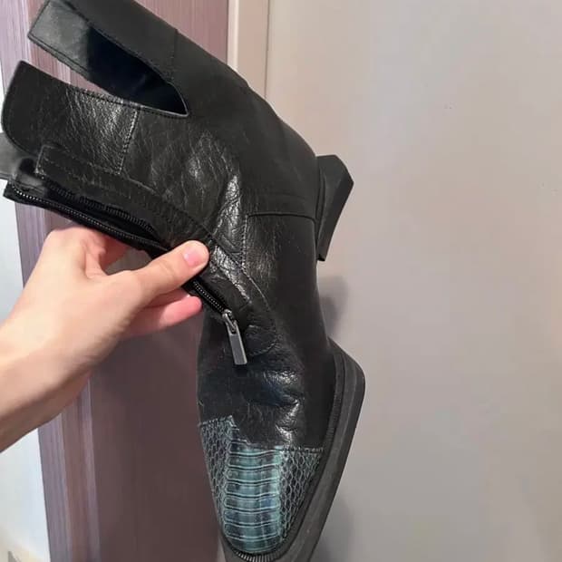 네거티브쓰리 워커 블랙 레더 앵클 부츠 뱀피