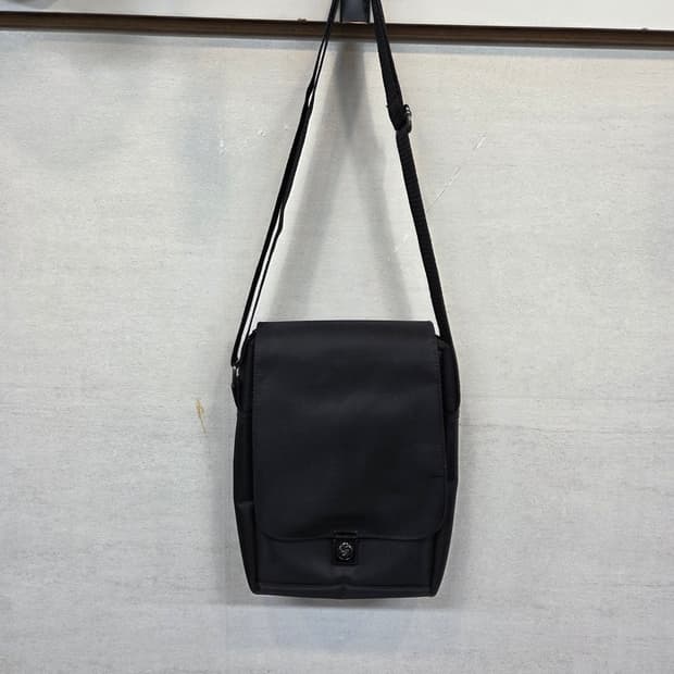 샘소나이트 나일론 플랩 크로스백