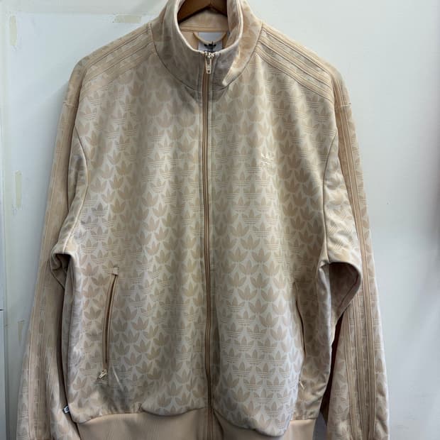 N33. 아디다스 모노그램그래픽 희귀져지