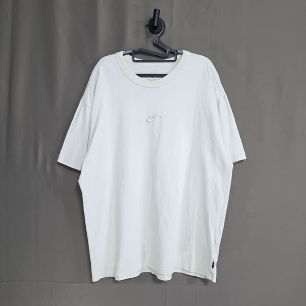 No.124 나이키 스우시 로고 반팔 티셔츠