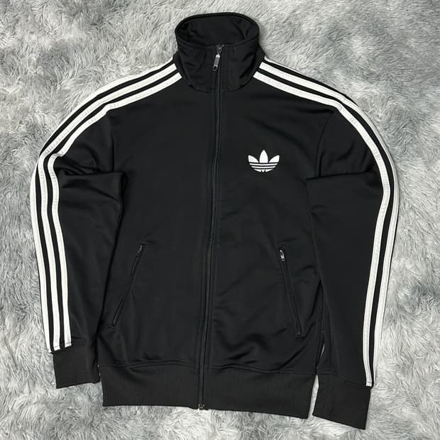 아디다스 파이어버드 블랙 트랙탑