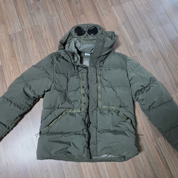 Cp company 컴퍼니 고글패딩 52사이즈