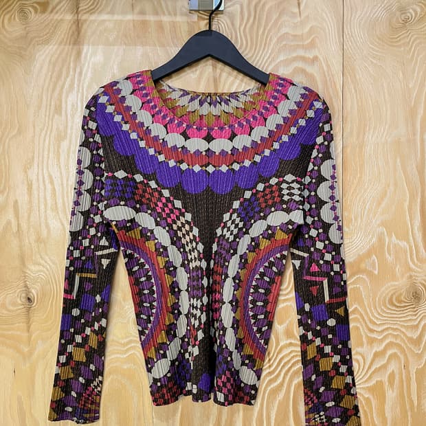 플리츠 플리즈 올 오버 프린트 탑