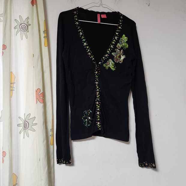 샤롯데 블랙 스팽글 장식 가디건 S