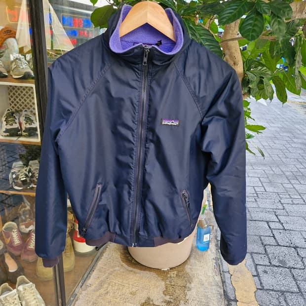 Z-131 파타고니아 신칠라 쉘드 봄버 자켓 웜업