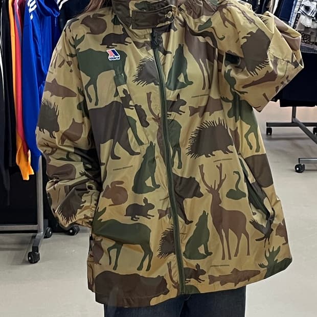 엔지니어드 가먼츠 x 까웨 바람막이 자켓