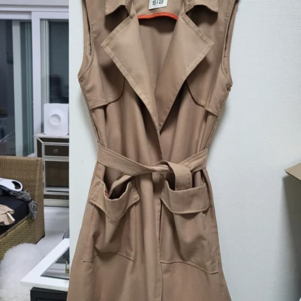 (새제품) 간절기코트,민소매 트렌치코트 Sia F 55-88