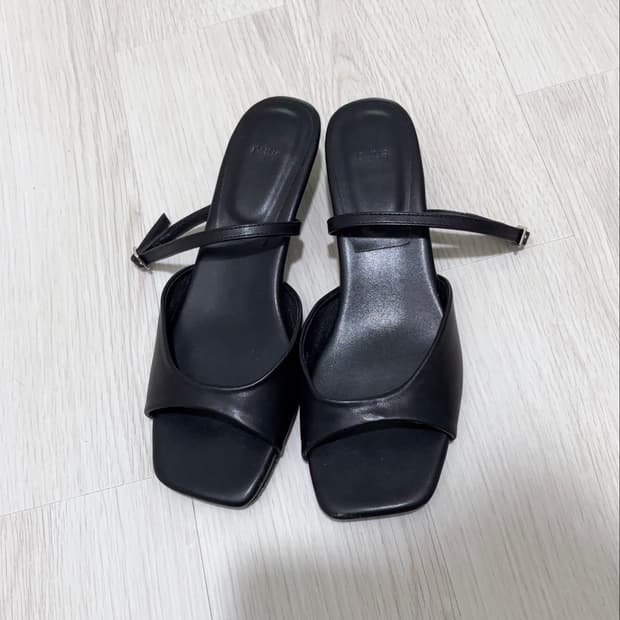 누스 말로 스트랩 뮬 슬리퍼 4cm 245
