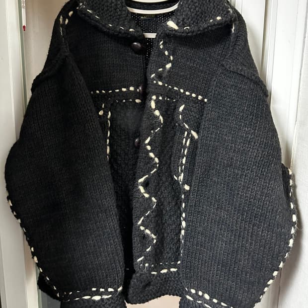 캐피탈 지쟌 코위찬 블랙