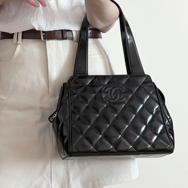 CHANEL Patent Tote Bag 샤넬 페이던트 토트백 - 블랙