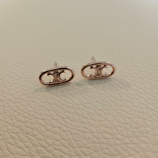 셀린느 미니 트리옹프 로즈골드 스터드 귀걸이