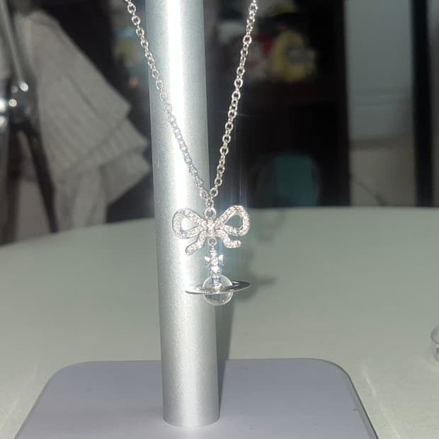 비비안웨스트우드 옥타비에 목걸이 투명