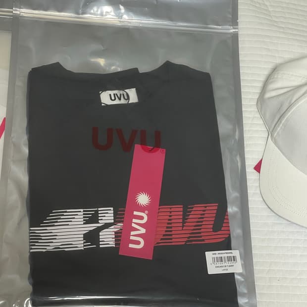 UVU 시카고 마라톤 에디션 러닝 반팔  L팝니다