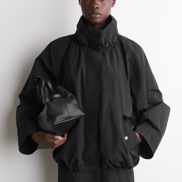코스 나일론 퍼넬넥 재킷 바람막이