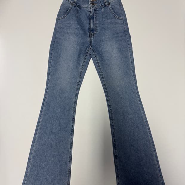 여성 게스 Guess 23년도 플레어 부츠컷 데님팬츠 22.8인치