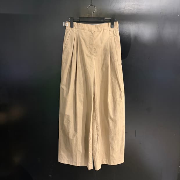 카테고리9 베이지 원핀턱 와이드 코튼 팬츠