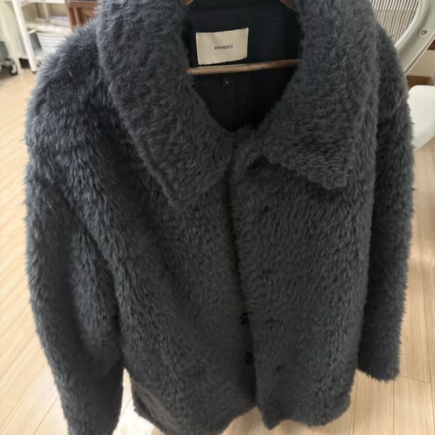 아모멘토 퍼자켓 M 상태 좋습니다