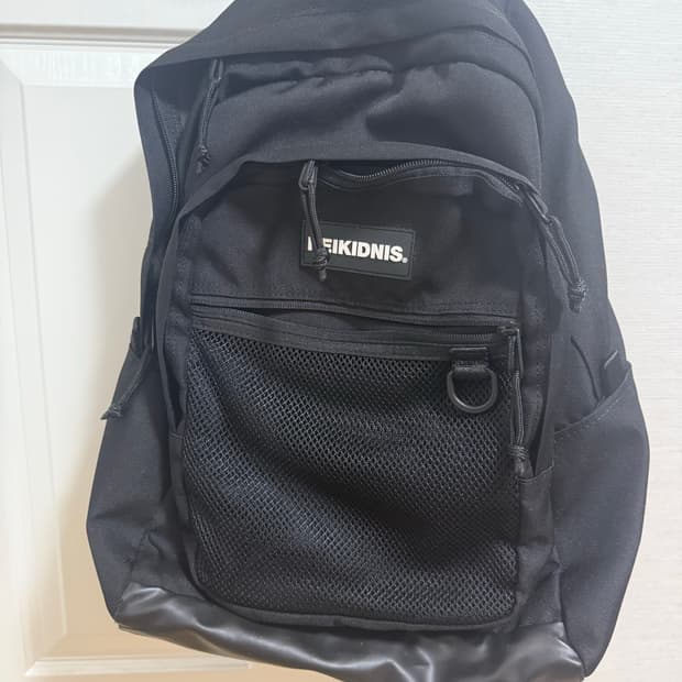 네이키드니스 백팩