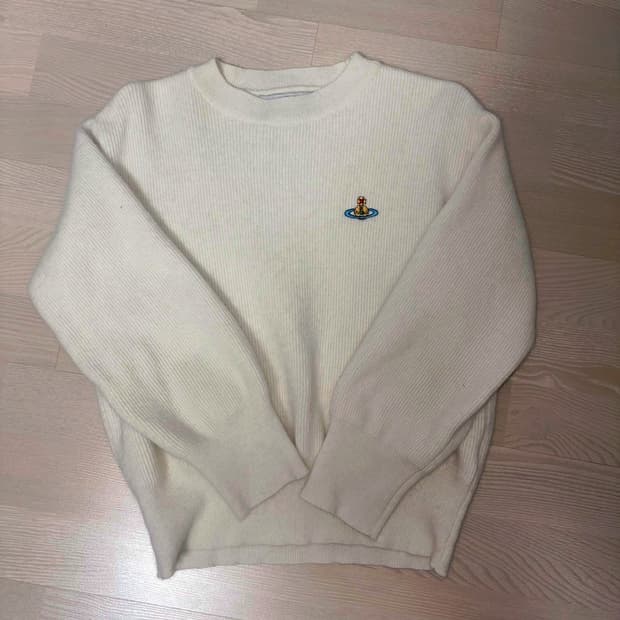 비비안 웨스트우드 베아 크림색 니트