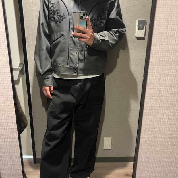 이번에 일본에서 사고 한국와보니 저랑 잘 안어울려서 싸게팝니다.