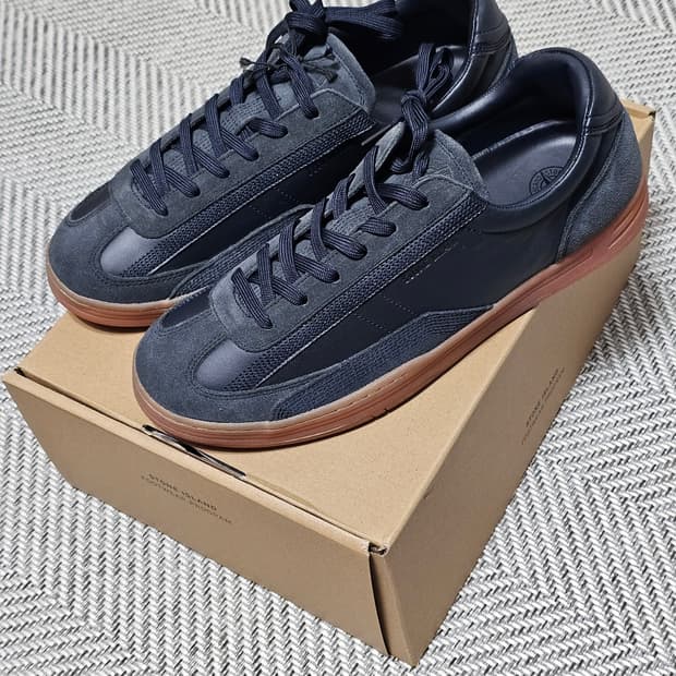 스톤아일랜드 스웨이드 트리밍 로우탑 스니커즈 (새 상품)