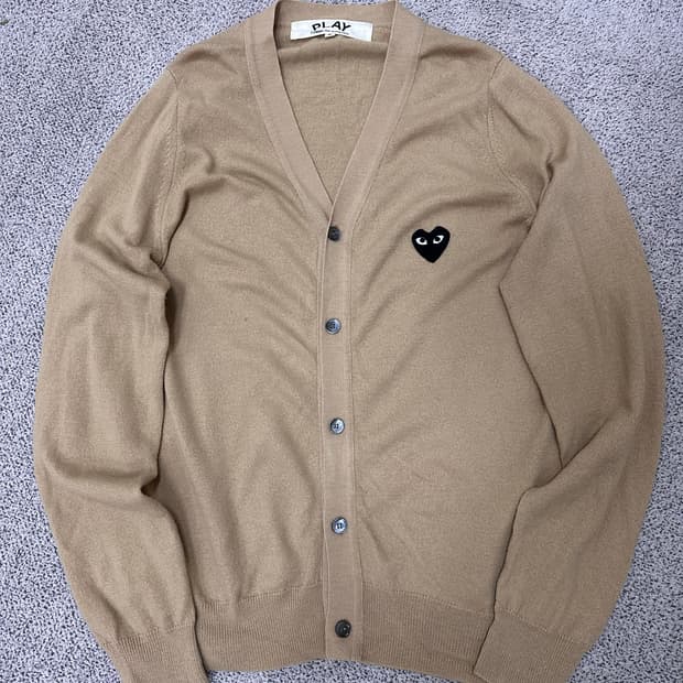 꼼데가르송 베이지 가디건