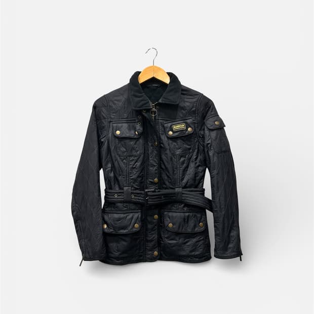 바버 인터내셔널 퀼팅 벨티드 자켓 네이비 여성 85