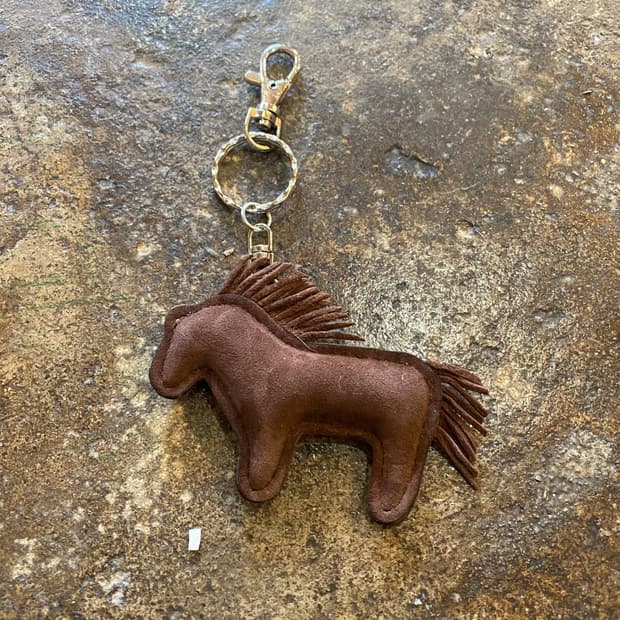 사슴가죽 말 키링