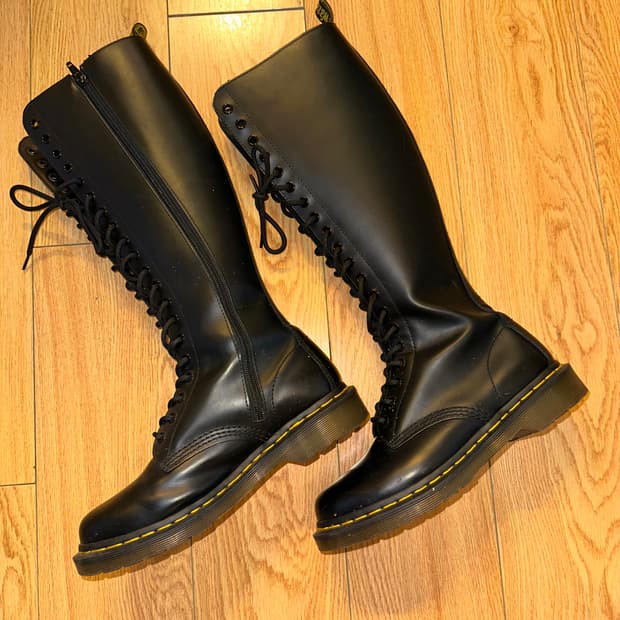 닥터마틴 1B60 20홀 롱부츠 블랙 250