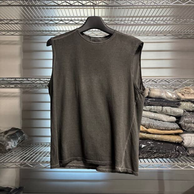 3) 가브리엘라 콜 가먼츠 다잉 슬리브리스