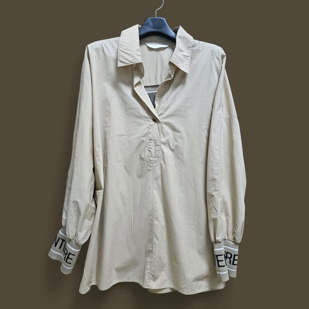 쥬크 레터링 블라우스 F